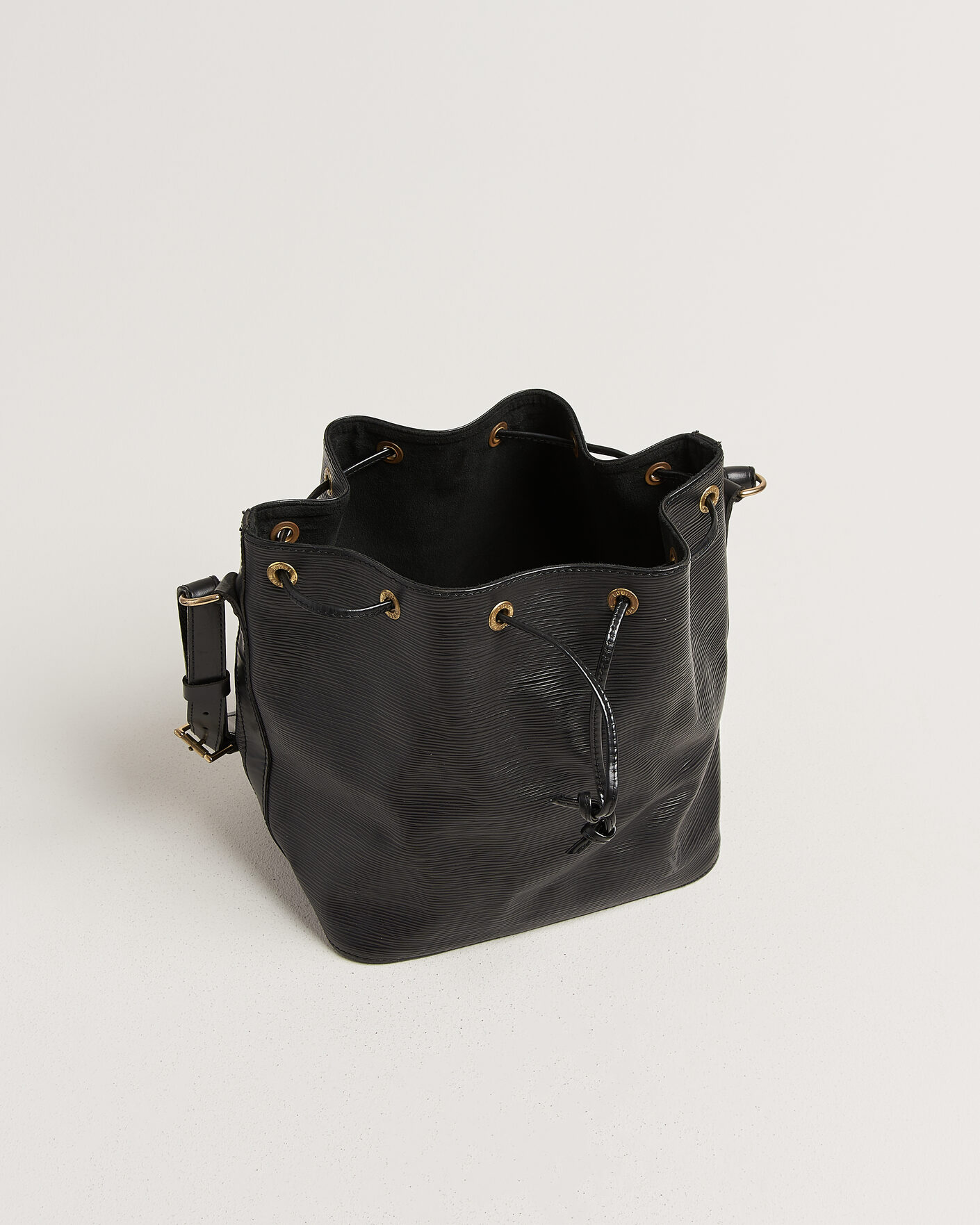 Herren | Pre-Owned & Vintage Bags | Louis Vuitton Pre-Owned | Petit Noé Epi Leather Black
