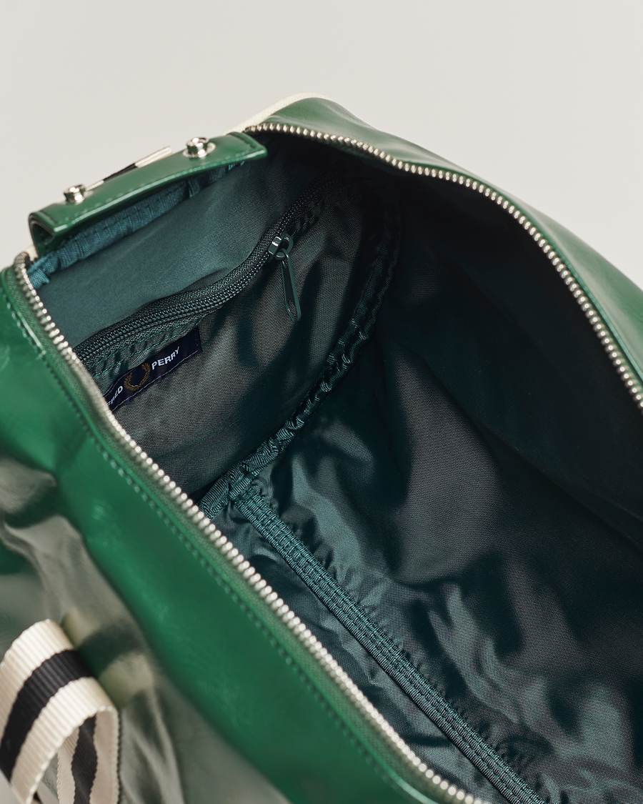 Herren | Fred Perry Classic Barrel Bag Tartan Green | Fred Perry | Classic Barrel Bag Tartan Green
