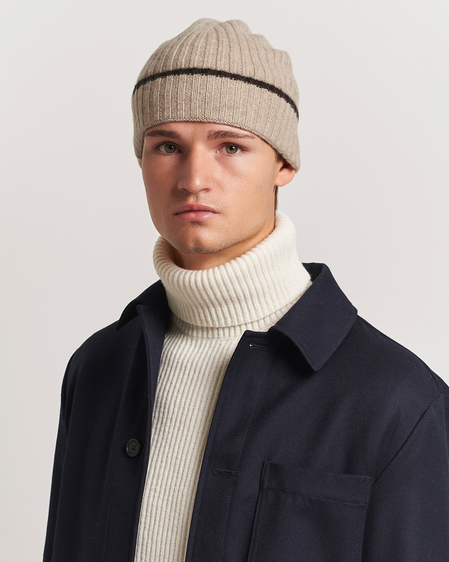 Herren |  | Amanda Christensen | Rib Knitted Cashmere Paspoal Cap Beige Melange