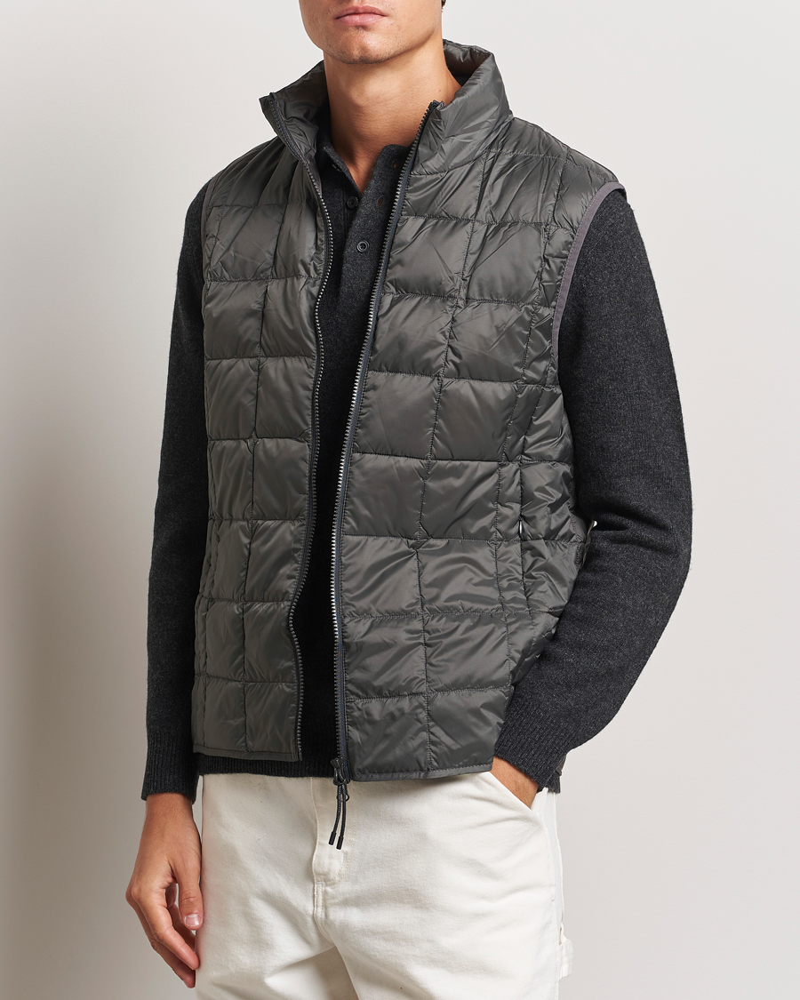 Herren |  | TAION | High Neck Full Zip Lightweight Down Vest Charcoal