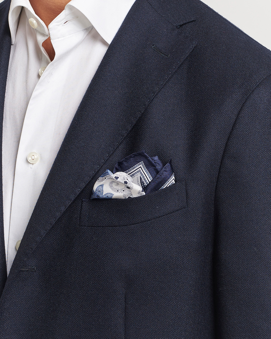 Herren |  | Amanda Christensen | Silk Twill Printed Flower Pocket Square Navy