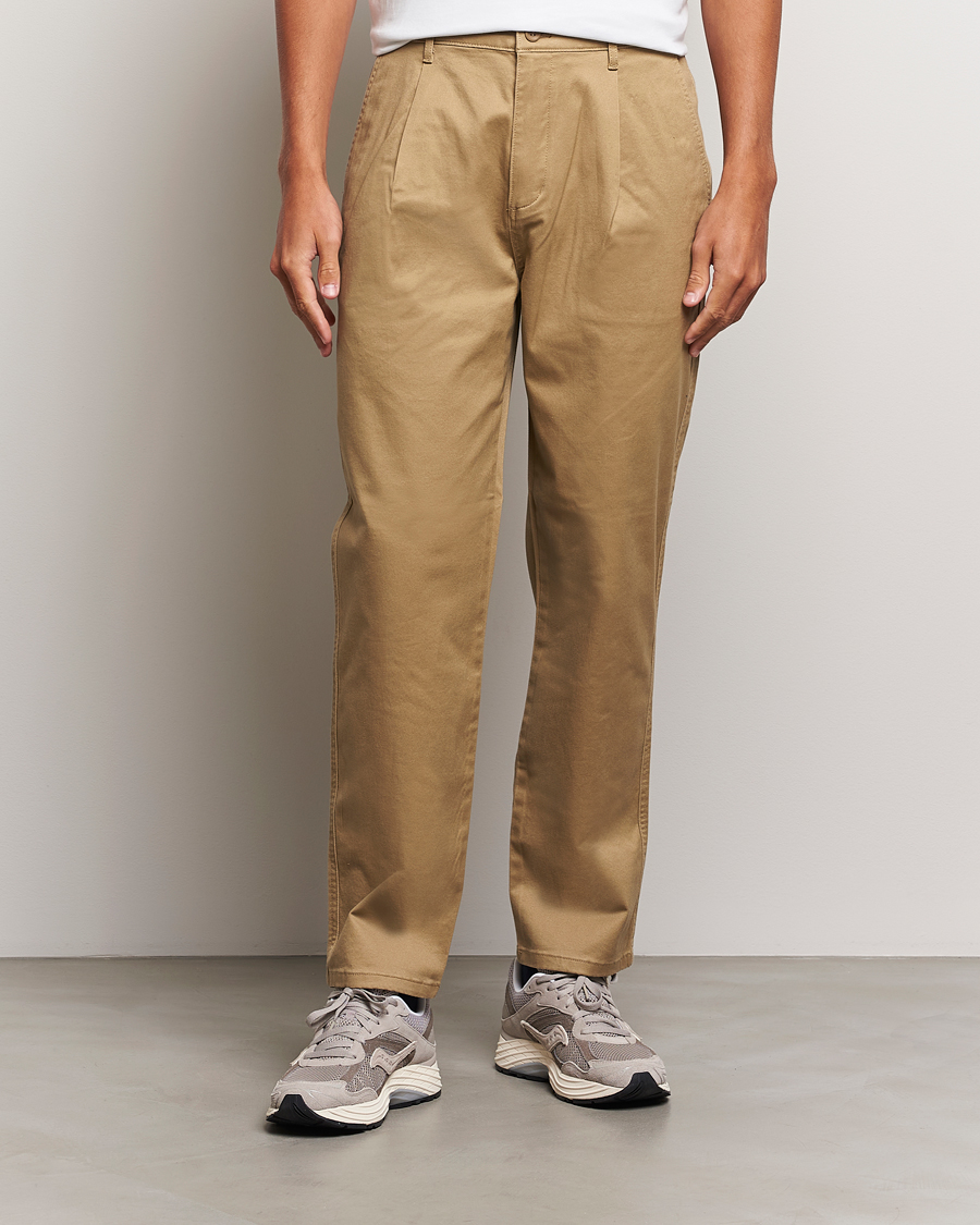 Herren |  | Dockers | Original Pleated Cotton Chino Harvest Gold