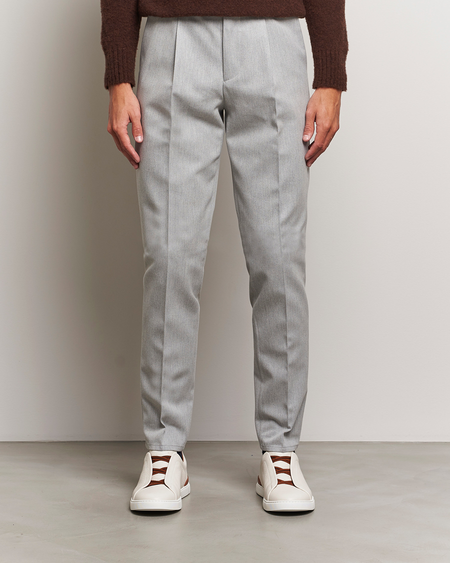Herren | Brunello Cucinelli | Brunello Cucinelli | Slim Fit Pleated Wool Trousers Light Grey