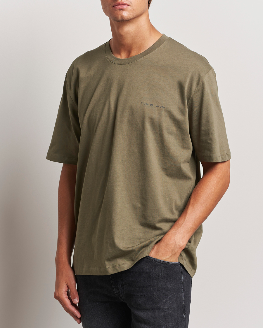 Herren |  | Tiger of Sweden | Pro Cotton Logo T-Shirt October Sage