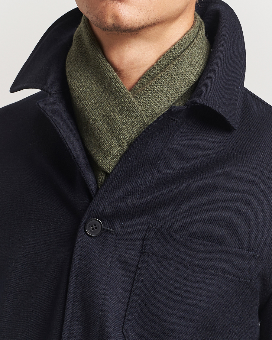 Herren |  | Piacenza Cashmere | Short Loop Cashmere Scarf Olive