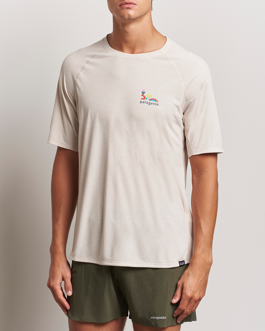 Herren |  | Patagonia | Short Sleeve Cap Cool Trail Graphic Shirt Pumice