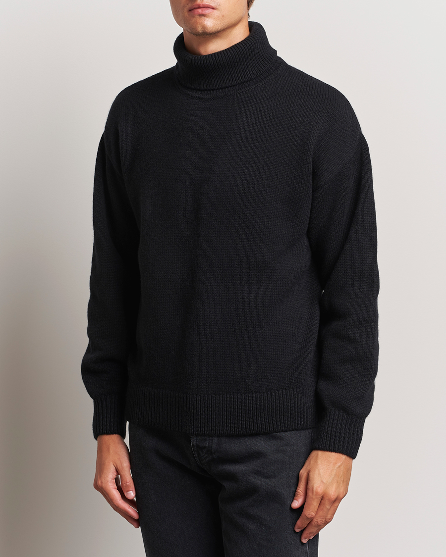 Herren |  | Colorful Standard | Merino Wool Turtleneck Deep Black