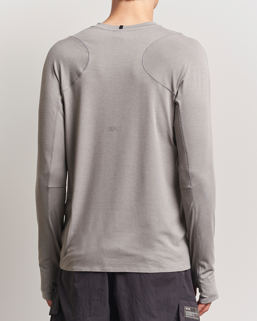 Herren | T-Shirts | Oakley | Latitude Flight Shell T-Shirt Cement